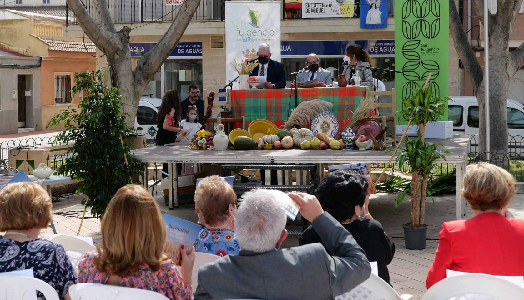 La Concejalía de Turismo de San Fulgencio presenta un recetario bilingüe de gastronomía tradicional