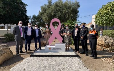 San Fulgencio inaugura un monumento en recuerdo y apoyo a las mujeres que padecen cáncer de mama